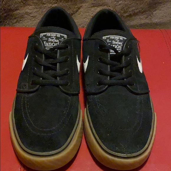 Nike Shoes - Nike Janoski RM SE